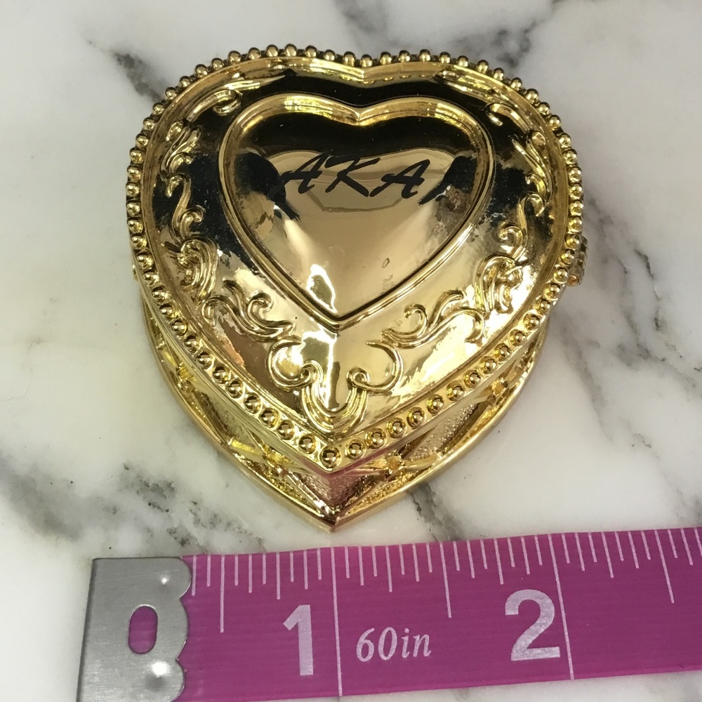 AKA Gold-tone Magnetic Closure Small Heart-Shaped Metal Box